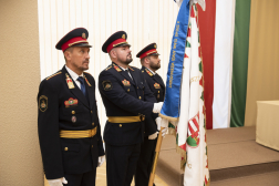 Első tiszti kinevezések, elismerések