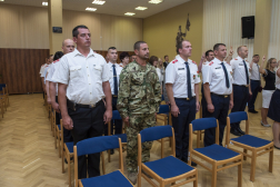 Első tiszti kinevezések, elismerések