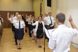 Első tiszti kinevezések, elismerések