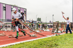 Tűzoltósport-verseny, százméteres akadálypálya