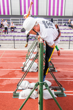Tűzoltósport-verseny, százméteres akadálypálya