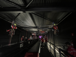 	Bajba jutott pályamunkás mentése az ingajárati hullámvasút alagútjában