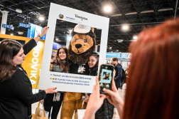 Néhány fotó készítésére is van lehetőség Bonoval, az oroszlánnal