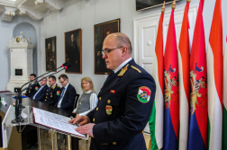 Igazgató beiktatási ünnepség csoport kép