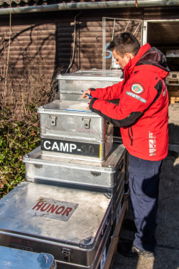 A tagok tíz napon keresztül, huszonnégy órás munkavégzéssel, két váltásban fognak dolgozni.