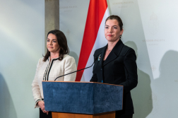 Fogadás a Sándor-palotában