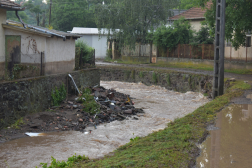 Villámárvíz, kiömlő, megáradt patak
