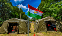 Eskü a zászlók alatt, új tagok a HUNOR-ban