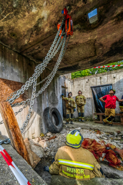 Eskü a zászlók alatt, új tagok a HUNOR-ban