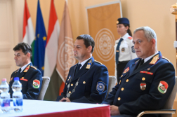  meghívott vendégek