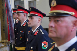 pápai laktanya átadása