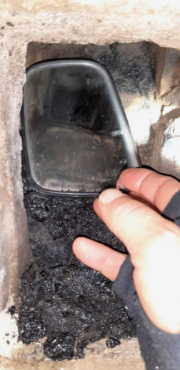 A képen az eltömődött kémény belseje látható