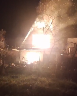 Hétvégi ház égett teljes terjedelmében Nyírpazonyban szombat este, a tűzben egy ember életét vesztette.