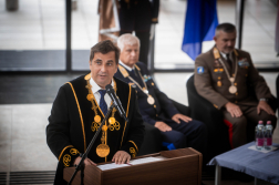 A megnyitó pillanatai