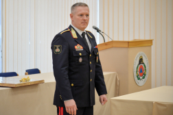 Erdélyi Krisztián tűzoltó dandártábornok, főigazgató-helyettes köszöntőt mond