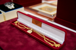 Belügyminiszteri ajándéktárgy - aranylánc