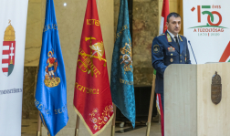 Dr. Góra Zoltán tűzoltó vezérőrnagy, országos katasztrófavédelmi főigazgató előadást tart az emlékév megnyitóján