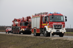 Tűzoltófecskendő és tűzoltódaru