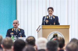 Ünnepi köszöntőt mond dr. Bónyai Eszter tűzoltó ezredes, a tervezési és védelmi igazgatási főosztály vezetője