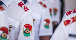 Rendfokozatok és karjelvények