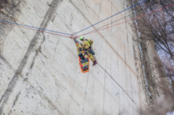 Kötéltechnikai gyakorlatot tartott a HUNOR mentőszervezet Egerben