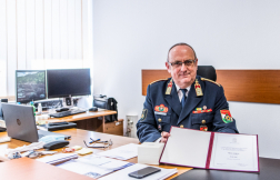 Elismerések és születésnapi ajándéktárgyak márciusban is