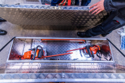 Korszerű erdőtűzoltó járműveket és szakfelszereléseket kapnak az önkéntes szervezetek