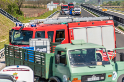 Az autópálya az egységekkel