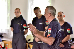 Oktató tart előadást