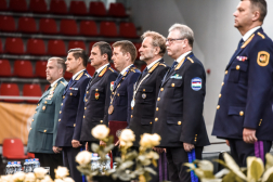 A Nemzeti Közszolgálati Egyetem kari vezetői, az országos katasztrófavédelmi főigazgató, illetve a társszervek vezetői a rendezvény emelvényén
