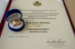 Elismerések átadása (2)