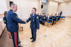 Elismerések átadása (3)