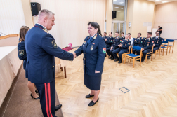 Elismerések átadása (4)