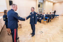 Elismerések átadása (11)