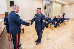 Elismerések átadása (12)