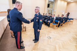 Elismerések átadása (13)