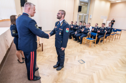 Elismerések átadása (14)