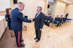 Elismerések átadása (16)