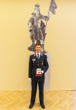 elsőtiszti kinevezett