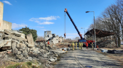 munkába áll a daru