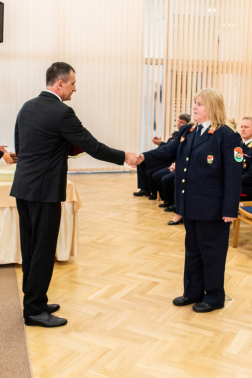 Elismerések átadása