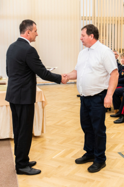 Elismerések átadása